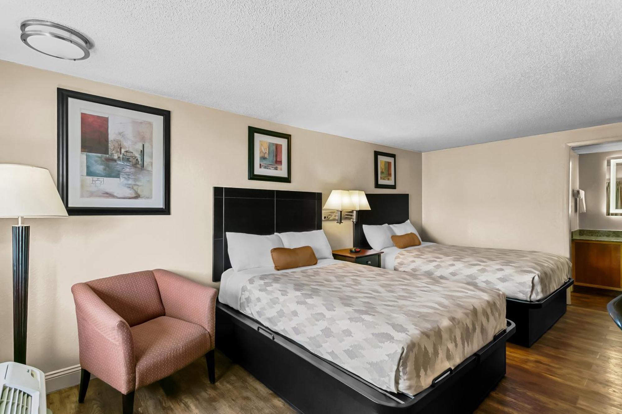 Americas Best Value Inn Мартинсбърг Екстериор снимка