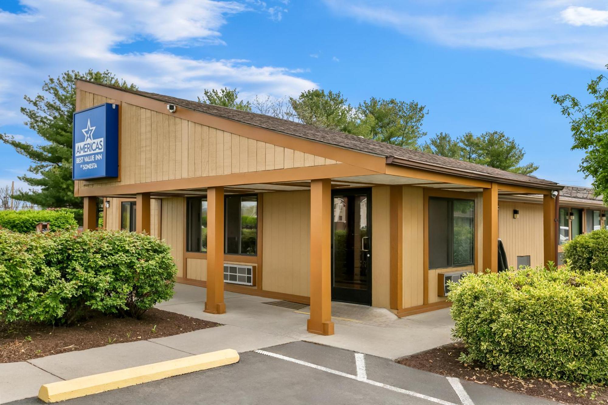 Americas Best Value Inn Мартинсбърг Екстериор снимка