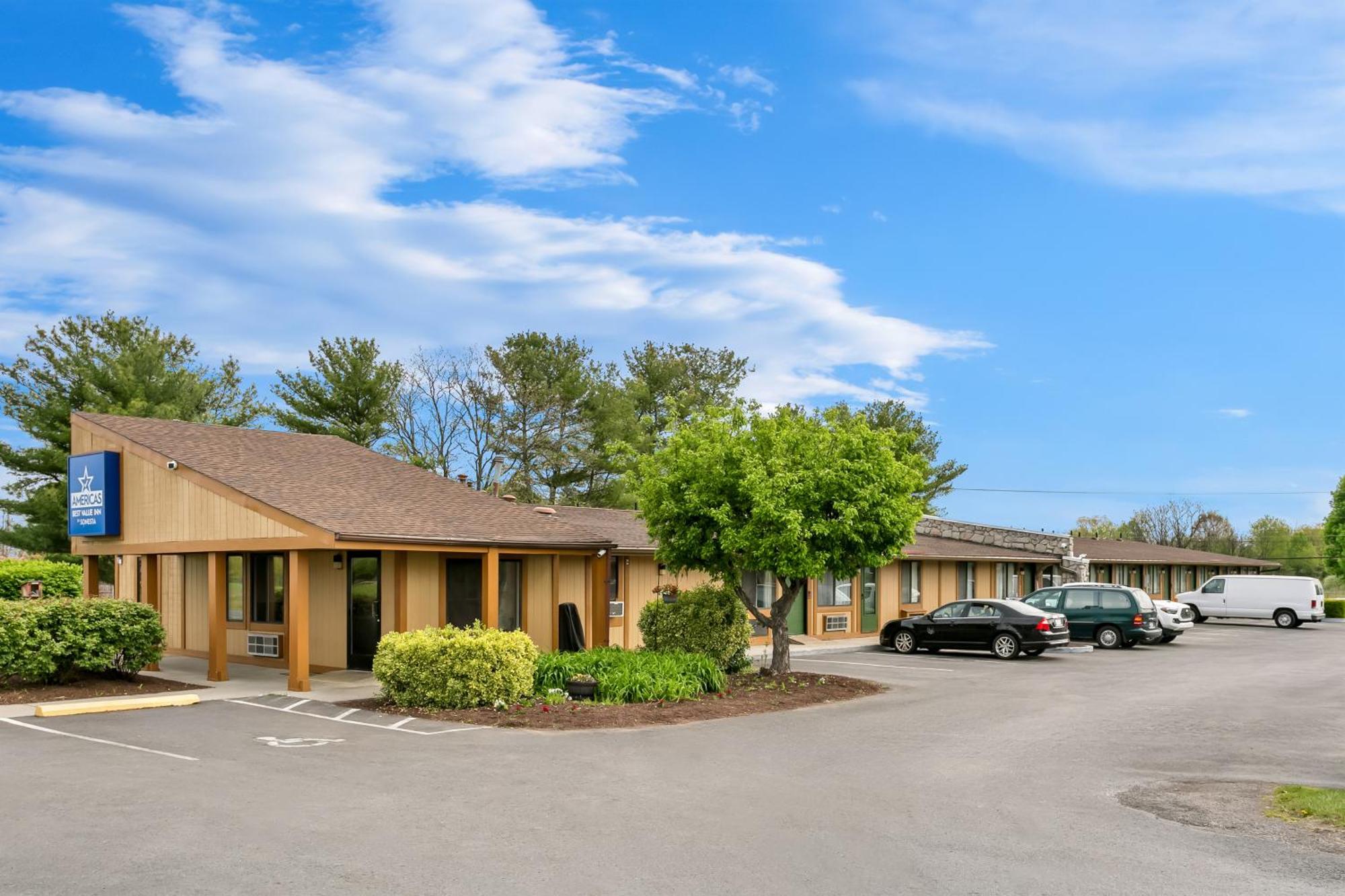 Americas Best Value Inn Мартинсбърг Екстериор снимка