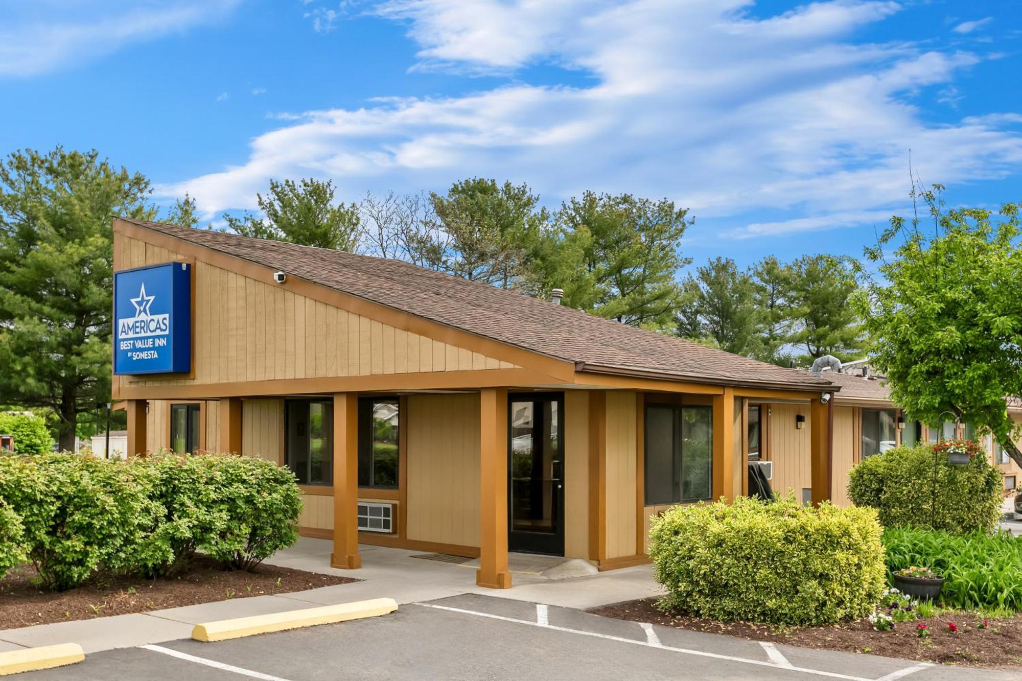 Americas Best Value Inn Мартинсбърг Екстериор снимка
